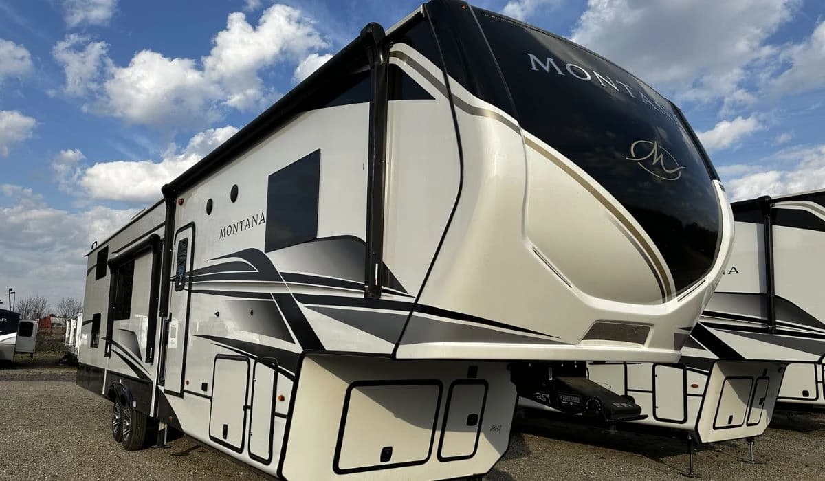 Full-Time Living in a Fifth Wheel: Essential Upgrades and Considerations for Fifth Wheel RVs in Elkhart